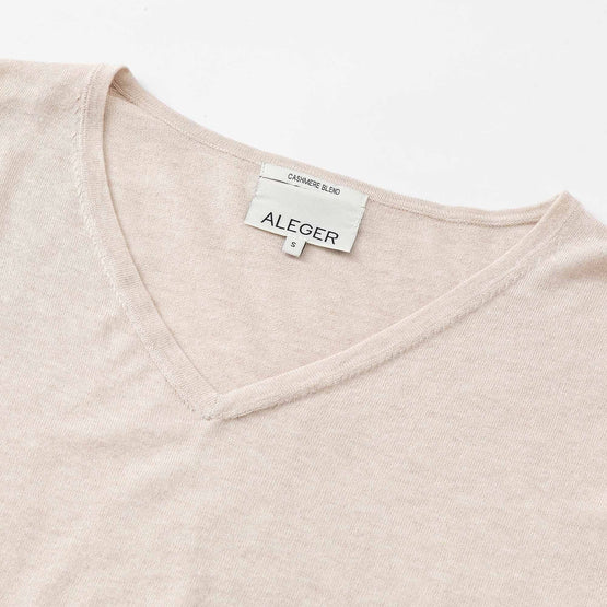 Women N.2103 Classic V-Neck - Prosecco