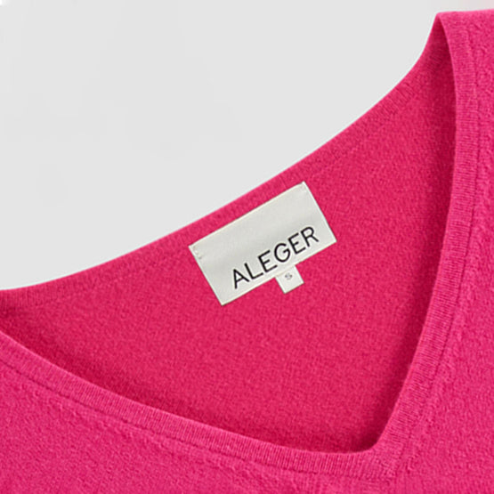 Women 103 Cashmere Blend Classic V Neck - Pink Passion