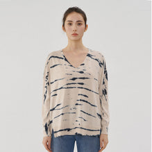 Women N.2103d Classic Dye V-Neck - Animale