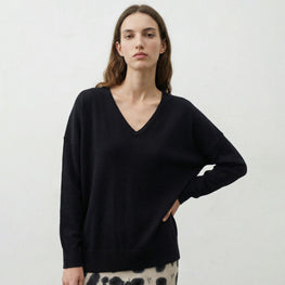 Women 103 Classic V-Neck - Black