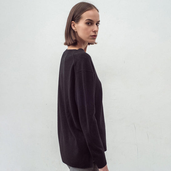 Women N.21 Cashmere Long Line V Neck - Black