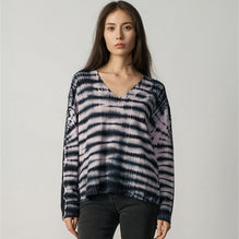 Women N.2104d Long Line Dye V-Neck - Lilas Zebra