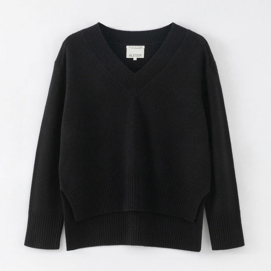 Women N.136 Oversized V Neck - Black