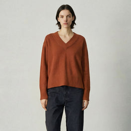 Women 374 Classics V Neck - Caramel