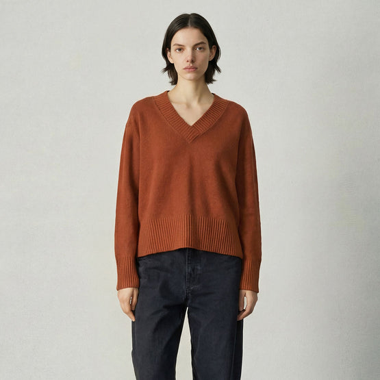 Women 374 Classics V Neck - Caramel