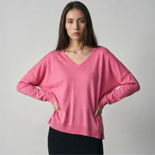 Women N.2403 Classic V-Neck - Java