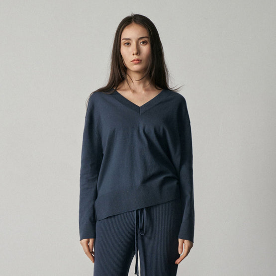 Women N.2404 Long Line V-Neck - Navy