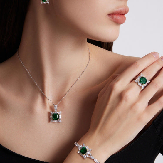 Hermosa Emerald Green Ring