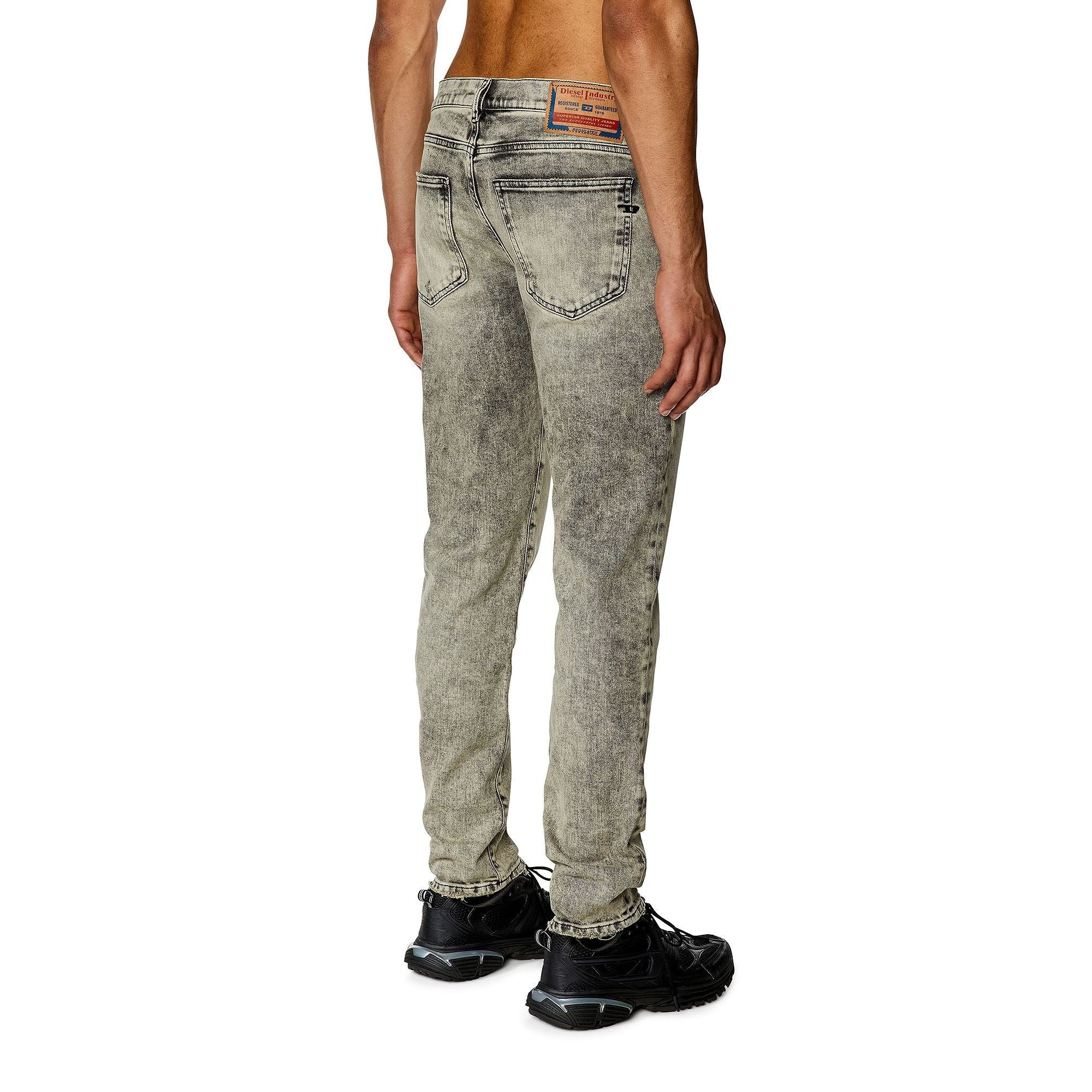 Men 2019 D-Strukt L.32 Trousers - Light Grey